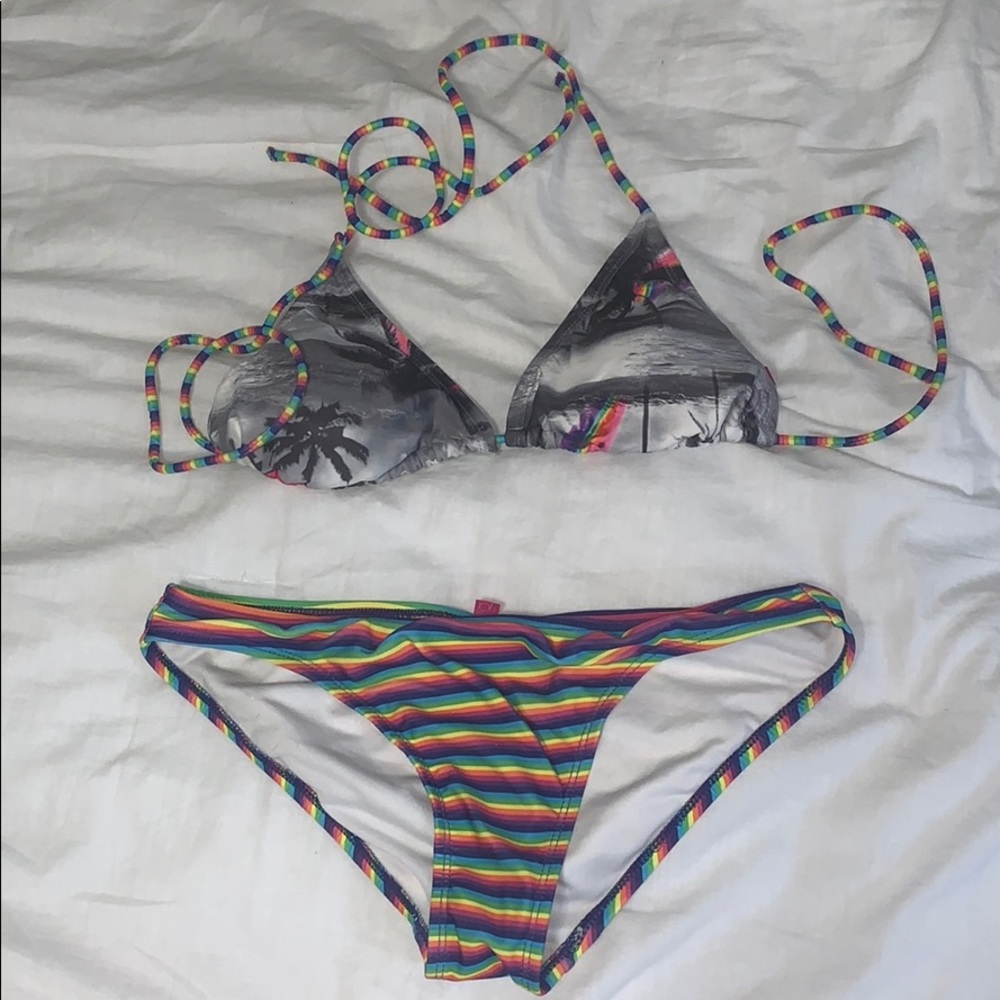 OP Rainbow bikini set